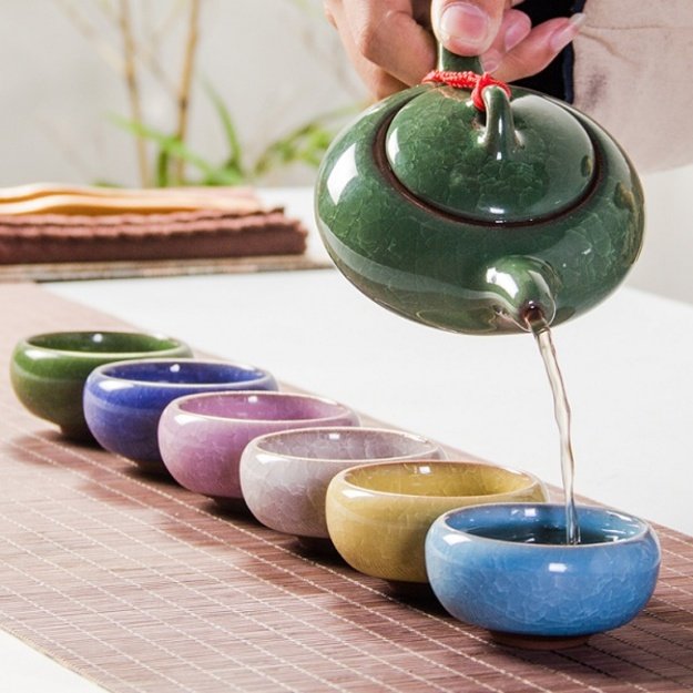 Keramikinis KUNG FU arbatinukas ir 6 pialos