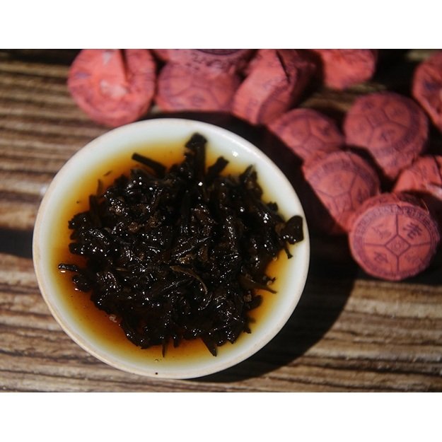 Ripe Pu-Erh (su ROŽIŲ ŽIEDAIS / 2015 m.) arbata