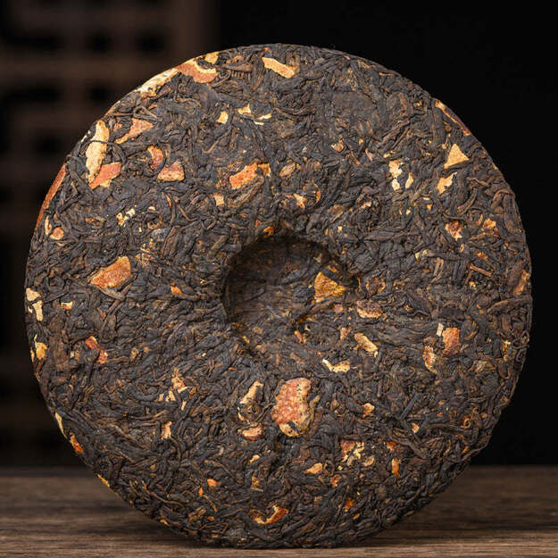 Ripe Pu-Erh (su APELSINO ŽIEVELE / 2024 m.) arbata (357 g.)