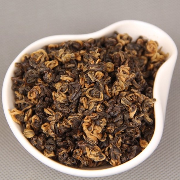 DIAN HONG (AUKSINĖ SRAIGĖ) juodoji arbata (250 g.) 1